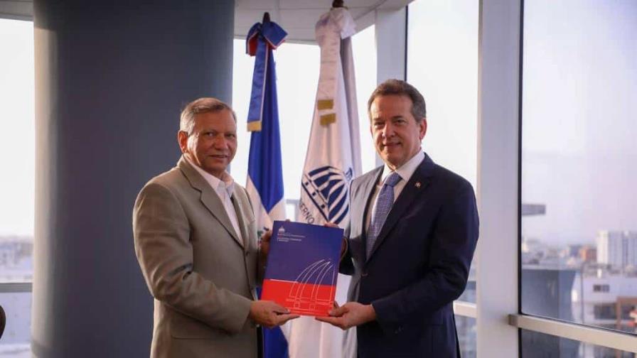 Refidomsa obtiene licencia para importación de combustibles 49 años después