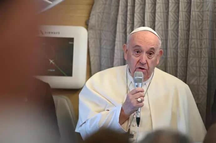 El papa designa asistente personal a enfermero del Vaticano que le salvó la vida