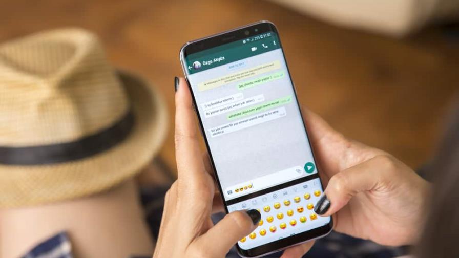 Así puedes enviar en WhatsApp un mensaje al revés Así puedes enviar en WhatsApp un mensaje al revés