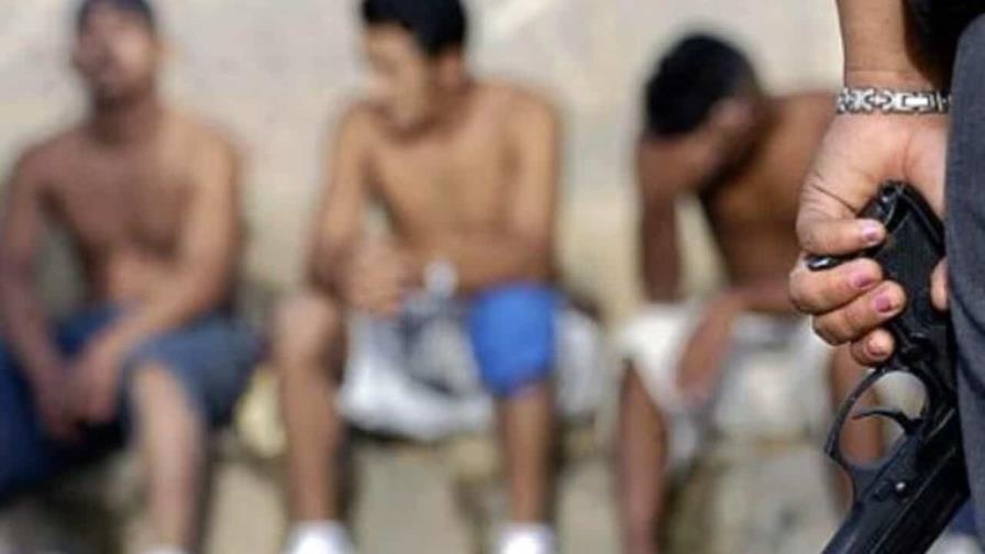 Presentan cargos en Nueva York contra 16 miembros de violenta pandilla latina