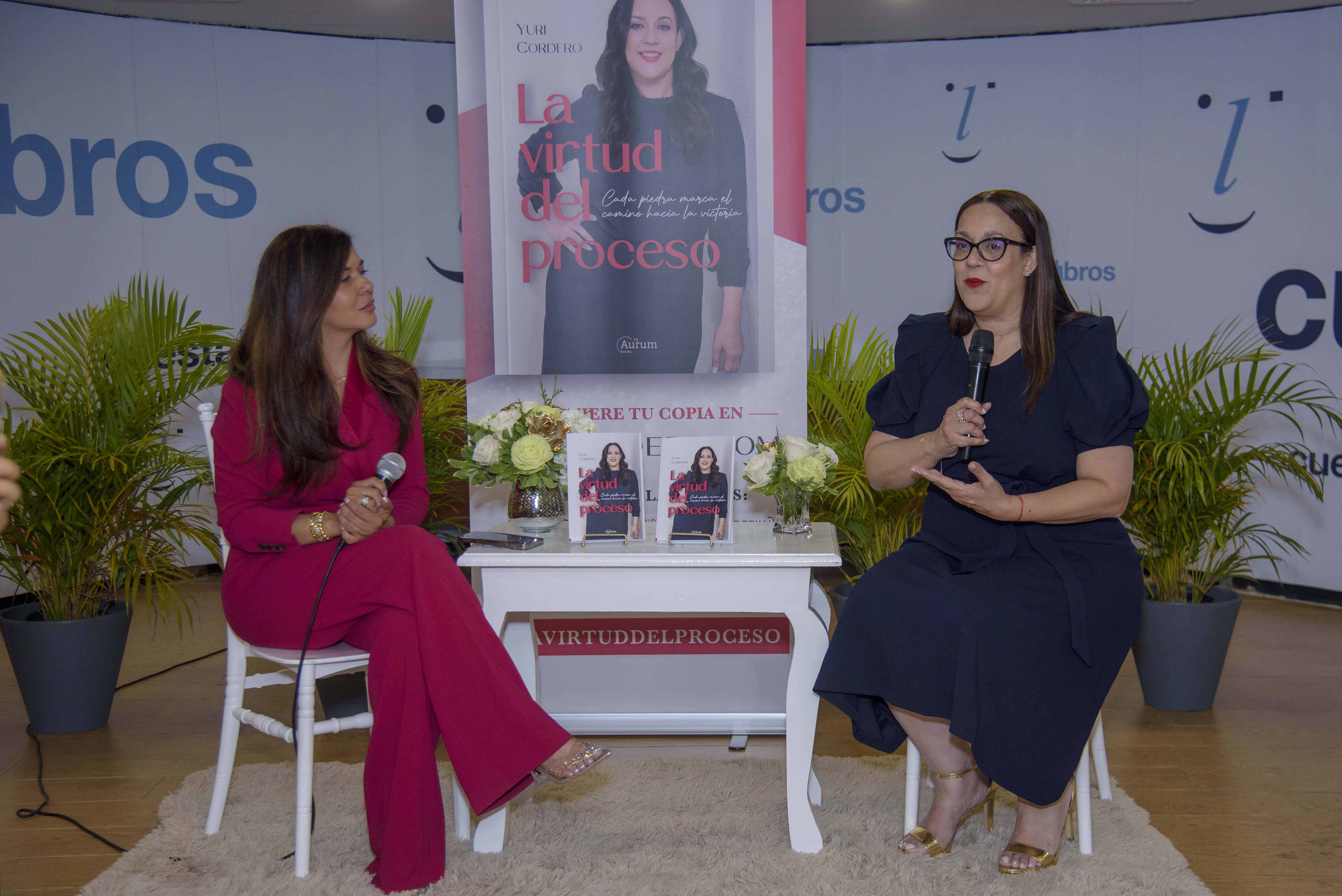 María Jacobo y Yuri Cordero durante la presentación.