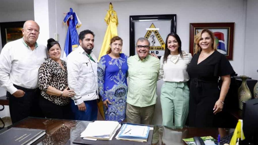 Senadora Faride Raful y Colegio Médico tratan problemática del hospital Padre Billini