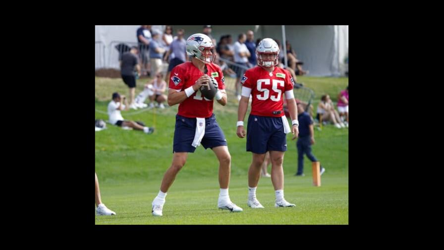 Mac Jones se sigue ajustando a la nueva ofensiva de los Patriots Mac Jones se sigue ajustando a la nueva ofensiva de los Patriots