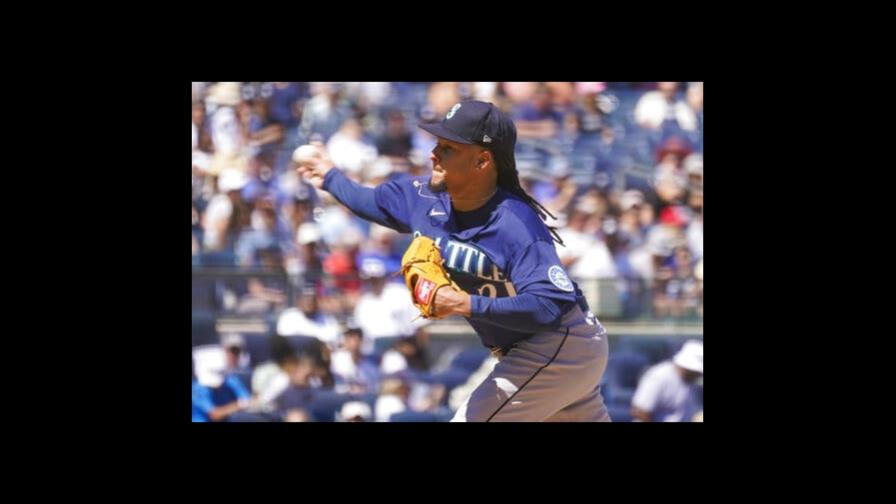 Castillo brilla en su debut y Marineros vencen a Yanquis