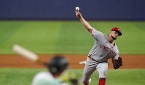 Rojos ganan, Ashcraft domina a los Marlins en 8 1/3 innings
