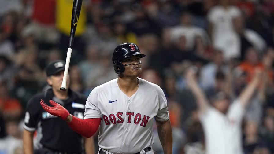 Devers regresa con Boston, jonronea y afirma: “No nos daremos por vencidos”