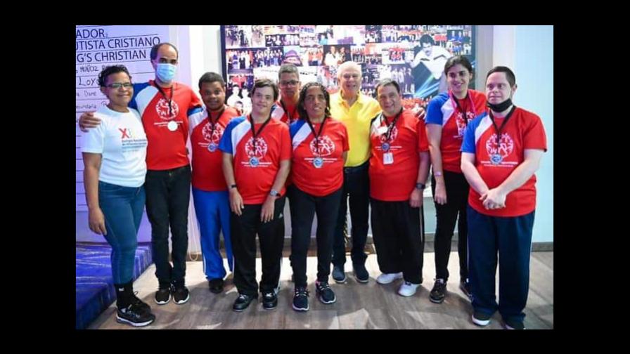Atletas de Olimpíadas Especiales se destacan en torneo de boliche