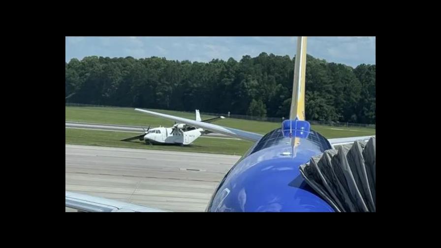 Copiloto saltó de avión, según controladores de tráfico aéreo