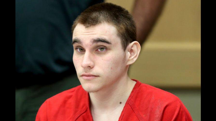 Abogados argumentan problemas de comportamiento en autor de masacre de Florida