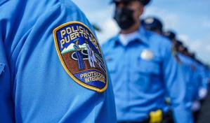 Dos polic&iacute;as son heridos de bala en un tiroteo en el norte de Puerto Rico