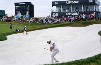 Mickelson y otros 10 golfistas demandan a PGA por suspensión
