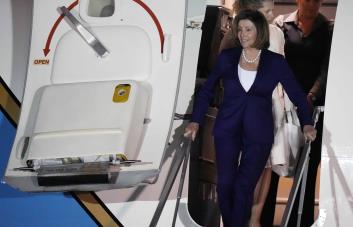 Pelosi llegó a Japón, etapa final de su gira por Asia