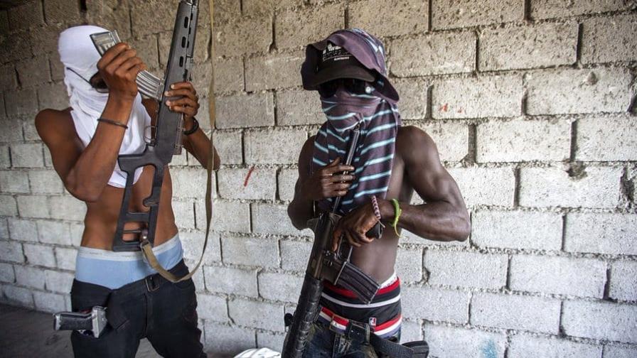 ONU dice banda haitiana 400 Mawozo usa traficantes dominicanos para adquirir armas de fuego