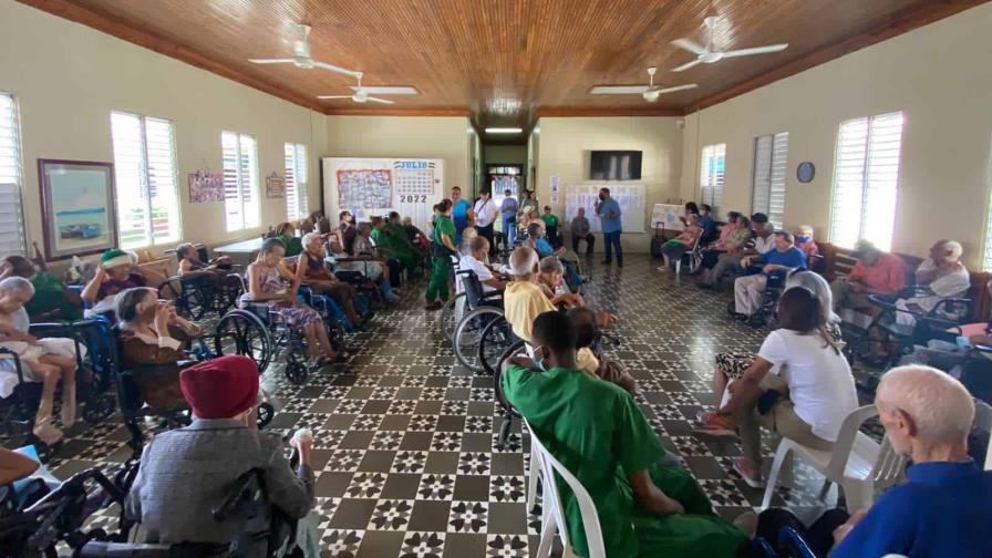 Isfodosu celebra “La hora del Té-cuento” en el Hospicio San Vicente de Paúl Isfodosu celebra “La hora del Té-cuento” en el Hospicio San Vicente de Paúl