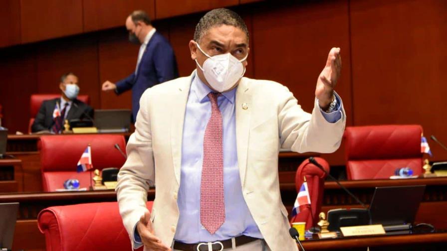 Senadores esperan que Abinader vuelva a menear la mata y cambie más funcionarios