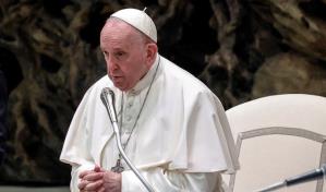 El papa nombra asistente sanitario personal al enfermero que le salvó