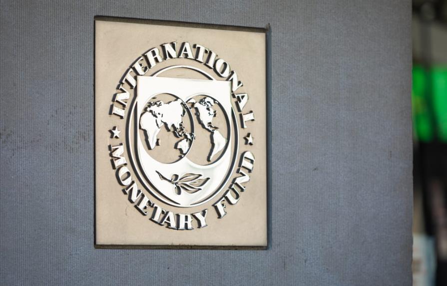 El saldo comercial mundial aumentará en 2022 y bajará después, según el FMI