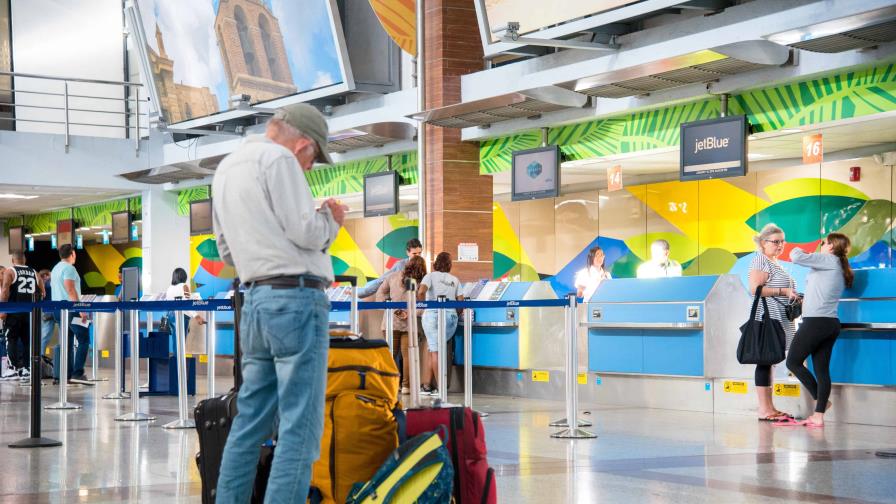 En cinco años solo aprueban 22,542 reembolsos por cobro de Tarjeta de Turista para entrar a RD En cinco años solo aprueban 22,542 reembolsos por cobro de Tarjeta de Turista para entrar a RD