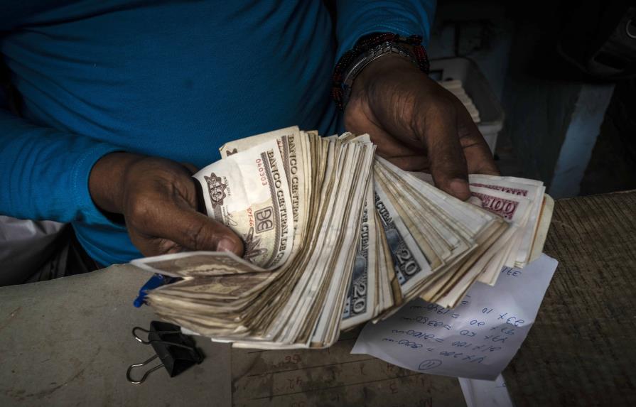 Por qué Cuba quintuplicó la tasa del dólar