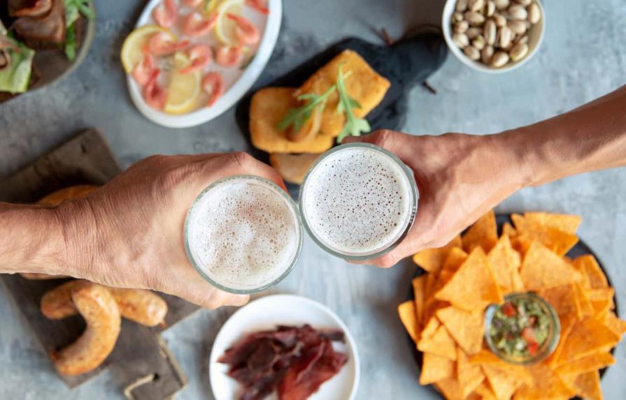 Cuatro recetas para celebrar el Día Internacional de la Cerveza