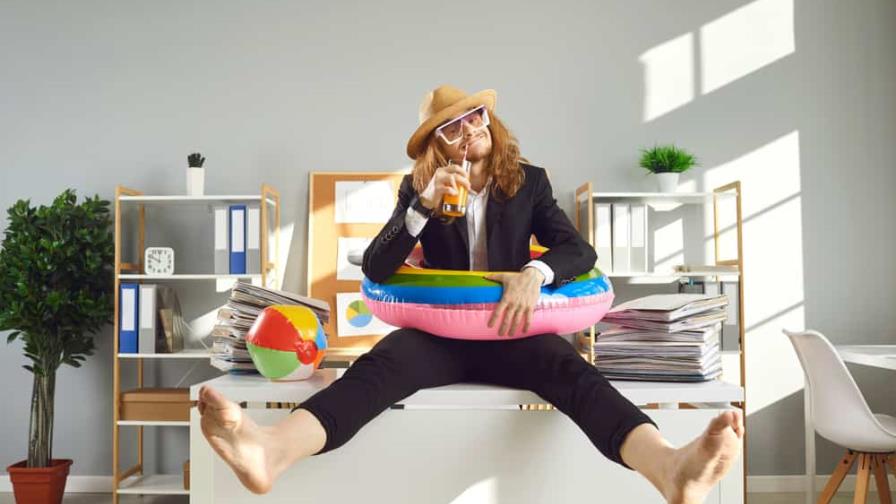 ¿Qué son los viernes de verano en EEUU y por qué más empresas lo usan?