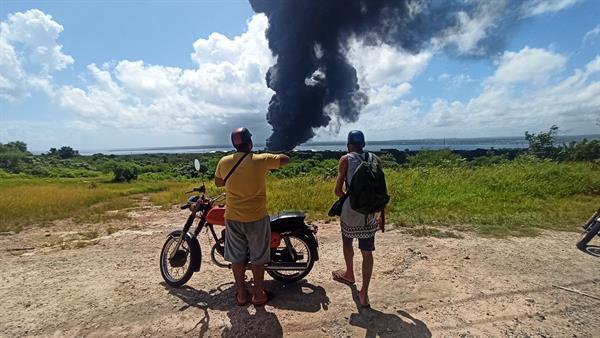 Cuba confirma que coordina con EE.UU. ayuda para sofocar incendio