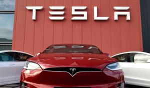 Un regulador de California acusa a Tesla de engañar a los consumidores