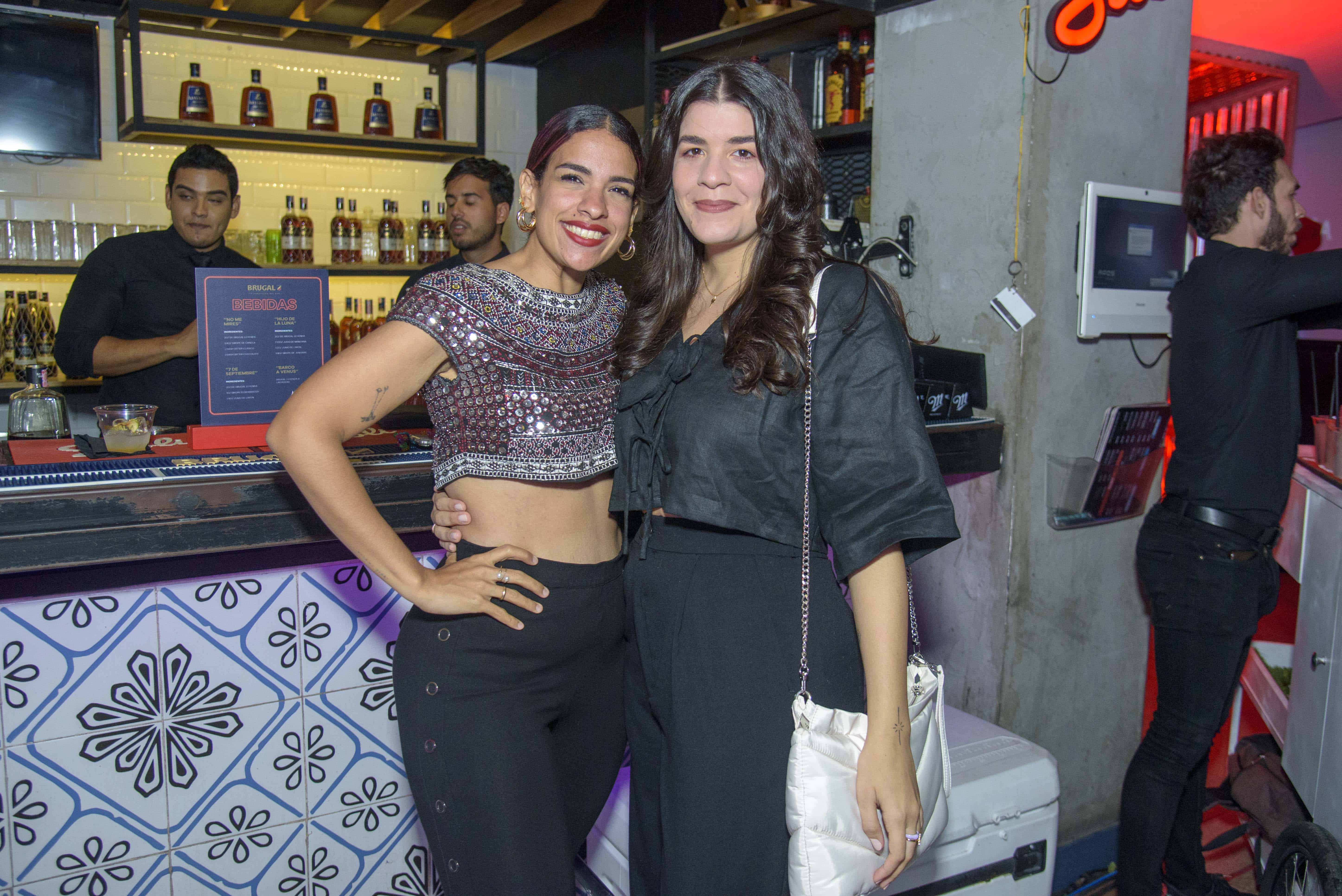 Estefany Piña y Massiel Michelli.