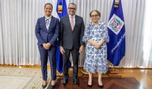 Magistrada Miriam Germ&aacute;n Brito juramenta dos nuevos procuradores adjuntos