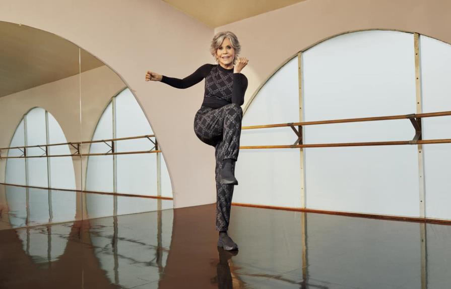 Jane Fonda vuelve a enfundarse las mallas deportivas para H&M