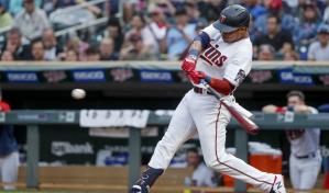 VIDEO | Mellizos derrotan a Azulejos, con el bate del dominicano Polanco