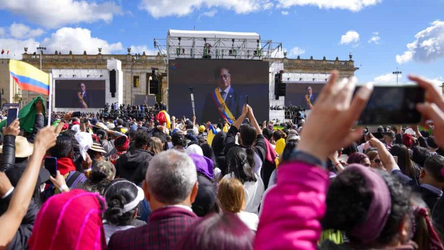 Gustavo Petro asumió como primer presidente de izquierda en Colombia