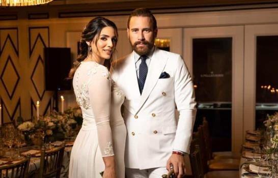 Carlos de la Mota y Laura Pérez Rojas contraen matrimonio