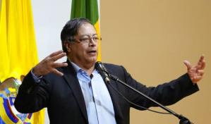 Petro jura este domingo como primer presidente de izquierda en Colombia