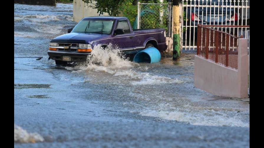 Alertan de inundaciones en varios municipios de Puerto Rico por onda tropical Alertan de inundaciones en varios municipios de Puerto Rico por onda tropical