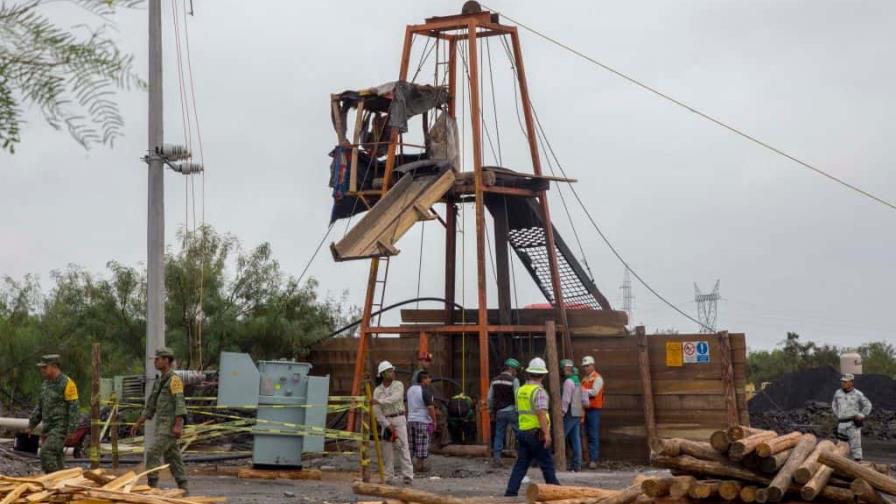Sin avances en rescate de mineros mexicanos a 72 horas de derrumbe en mina