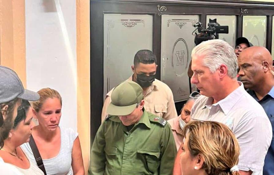 Presidente cubano se reúne con familiares de desaparecidos por incendio