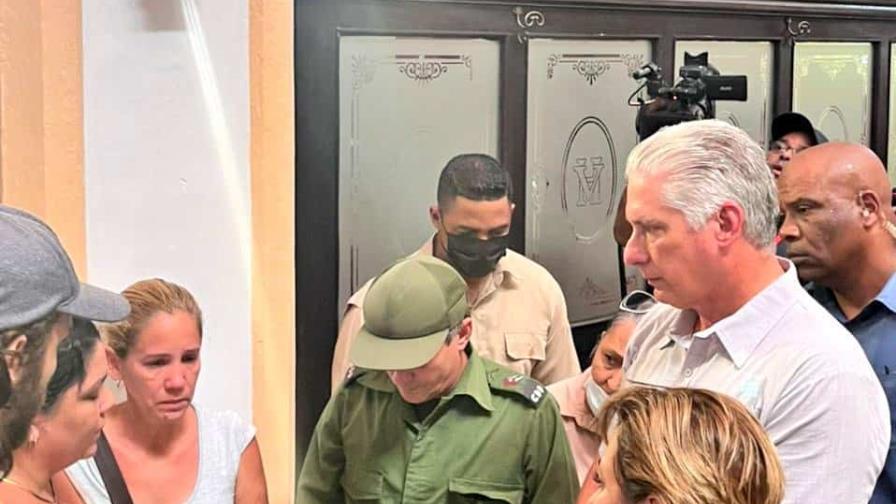 Presidente cubano se reúne con familiares de desaparecidos por incendio