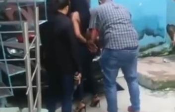 Conductora arrolla a dos hombres que jugaban dominó en el sector María Auxiliadora, uno falleció