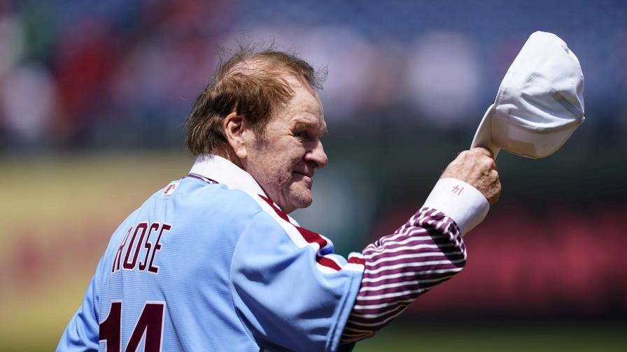 Pete Rose rechaza preguntas en evento en Filadelfia