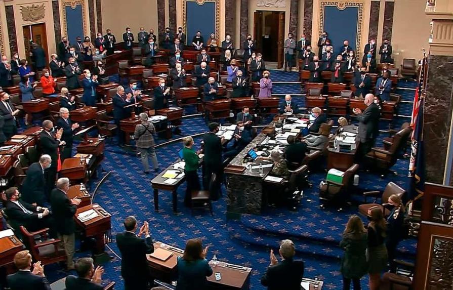 Senado de EEUU aprueba debatir la ley climática y fiscal de los demócratas