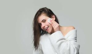 Limpiar y desmaquillar, ¿sabes cuáles son las diferencias?