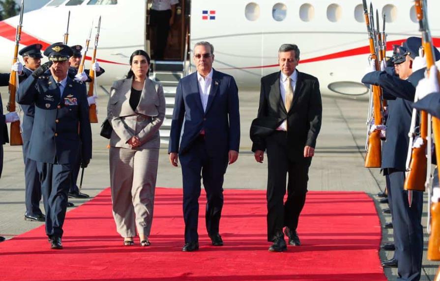 Presidente Abinader llega a Colombia para participar en toma de posesión de Gustavo Petro