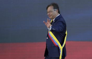 Petro pide tregua a las organizaciones armadas ante la ola invernal prevista en Colombia