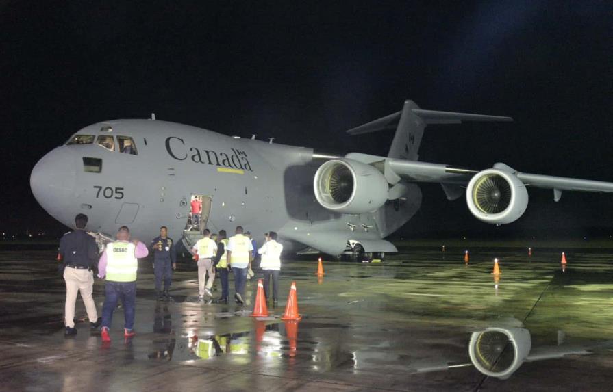 Llega al país avión desde Canadá con tuneladora para rescatar mineros