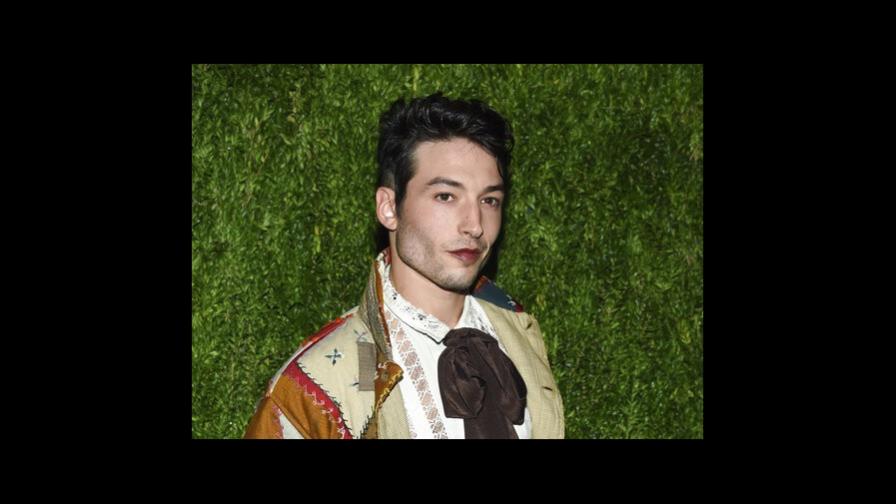 Ezra Miller es acusado de robo en Vermont