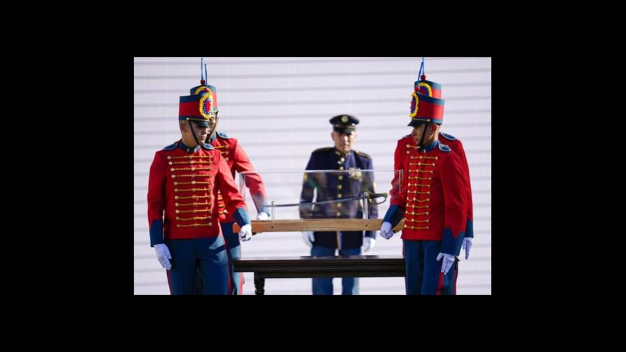 El símbolo de la espada de Bolívar en la asunción de Petro