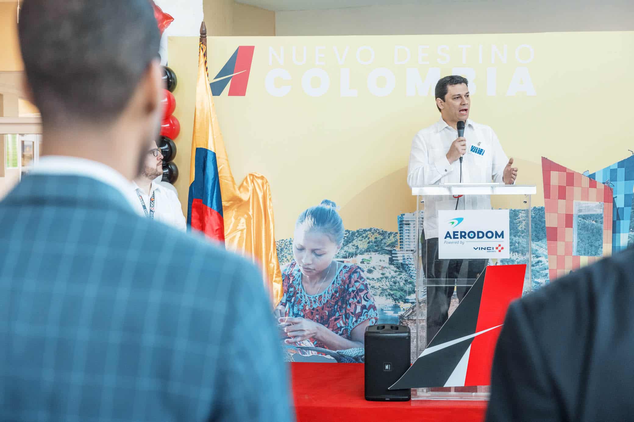 Embajador Daniel Cabrales durante la inauguración del vuelo a Barranquilla.