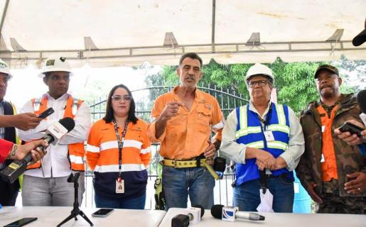 Descartan usar tuneladoras canadiense y dominicana en proceso de rescate de mineros Descartan usar tuneladoras canadiense y dominicana en proceso de rescate de mineros