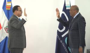 Andrés Astacio es juramentado como superintendente de Electricidad
